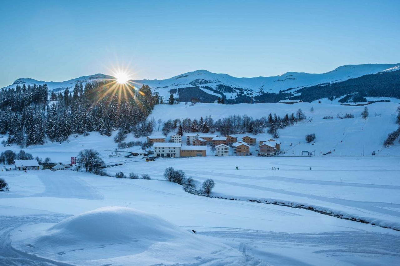 Pradas Resort Brigels Breíl Exteriör bild